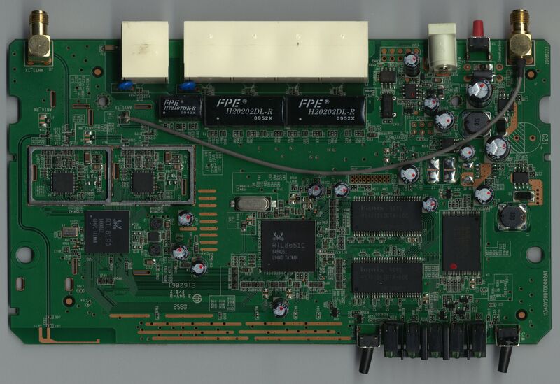 File:LevelOne WBR-6020 board top 2.jpg