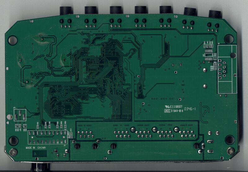 File:Netgear MR814v2 board bot.jpg