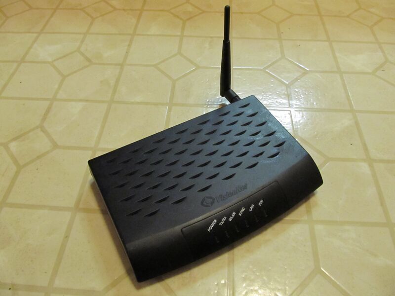 File:DQ Technology VisionNet W203ER-4 angled.jpg