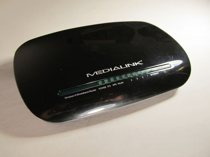 File:Medialink MWN-WAPR150N angled.jpg