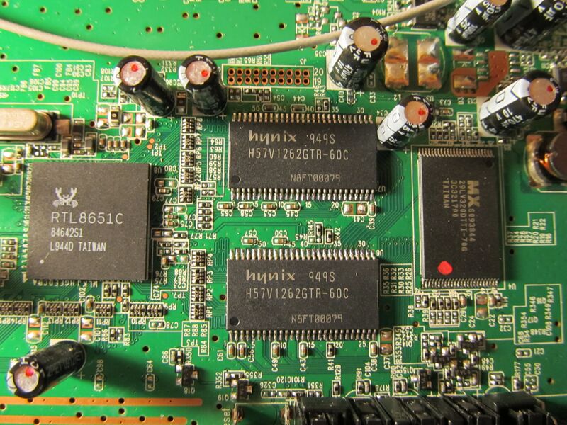File:LevelOne WBR-6020 closeup.jpg