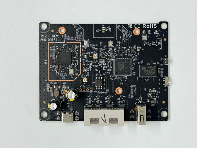 File:Cudy TR1200 Top.jpeg