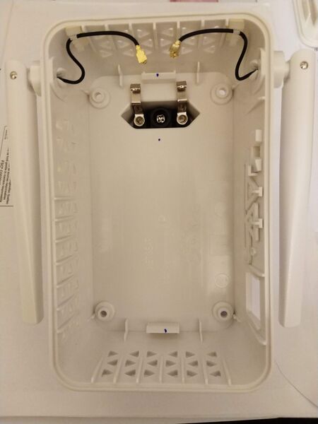 File:Netgear EX6150v2 Empty Shell.jpg