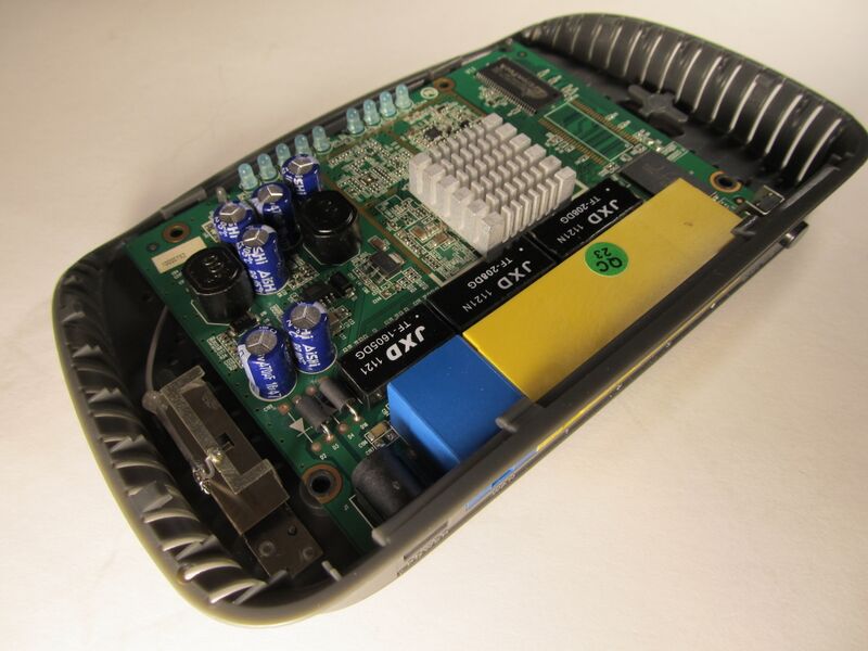 File:Medialink MWN-WAPR150N board top angledFback.jpg