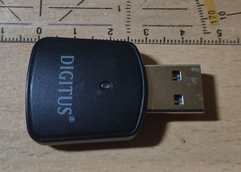 File:Digitus DN-70566 front.jpeg