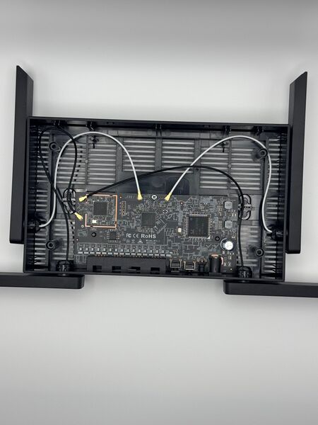 File:Cudy WR1500 Internal.jpeg